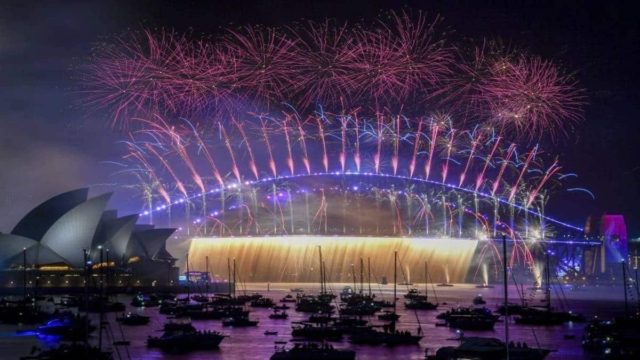 Λάμψη 2023 στην Αυστραλία: Η χώρα μπήκε στον νέο χρόνο με εντυπωσιακά πυροτεχνήματα! (video)