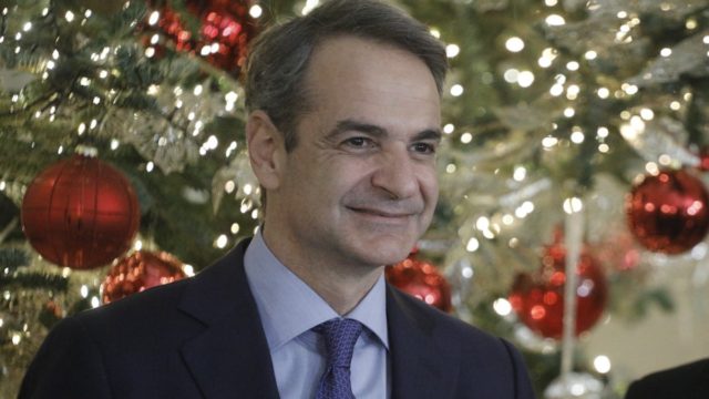 Πρωτοχρονιάτικη «έκπληξη» Μητσοτάκη: Νέα αύξηση του κατώτατου μισθού από 1 Απριλίου του 2023 – Το μήνυμα του πρωθυπουργού