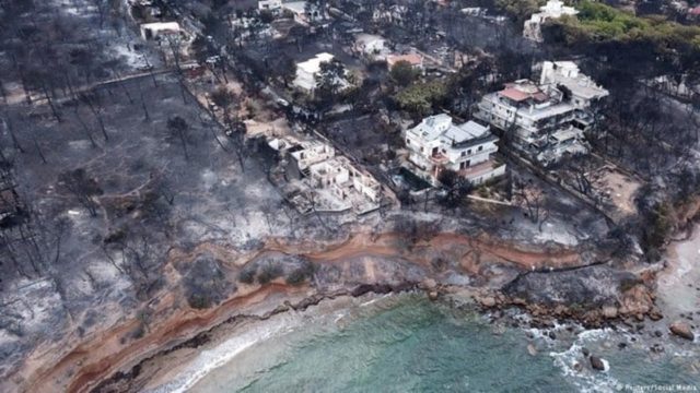 Δίκη για την φωτιά στο Μάτι: Θρήνος και “πάγωμα” στην δικαστική αίθουσα με κατάθεση γυναίκας που έχασε σύζυγο και παιδιά