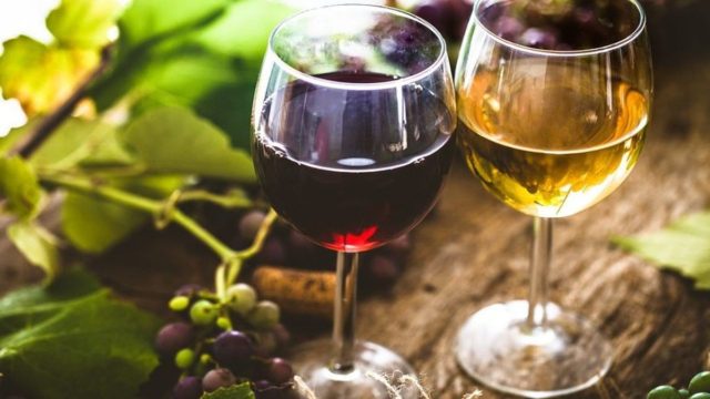 Ποιο είναι πιο οφέλιμο στην υγεία: Λευκό ή κόκκινο κρασί