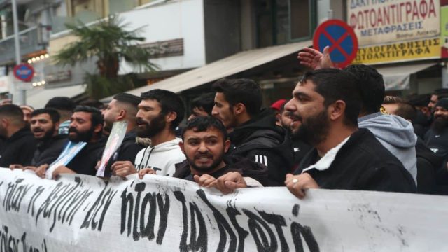 Πυροβολισμός Ρομά στη Θεσσαλονίκη: Εισηγείται την προφυλάκιση του αστυνομικού ο εισαγγελέας – Κρίσιμες ώρες για τον 16χρονο (Video)