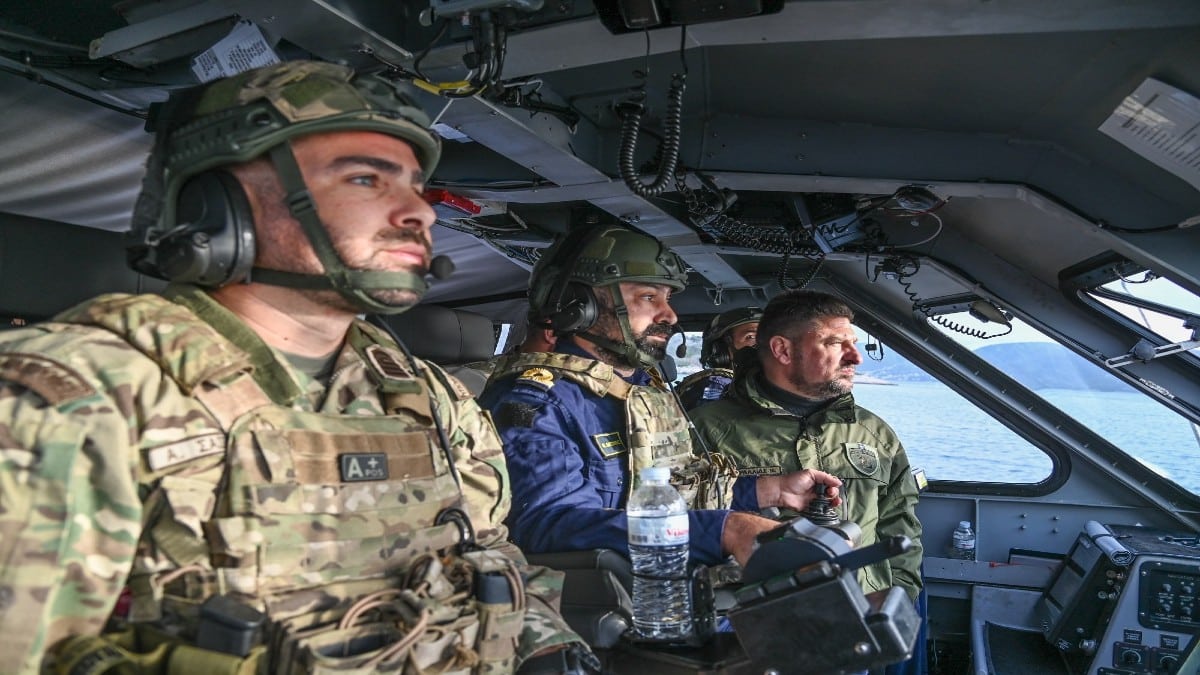 Νίκος Χαρδαλιάς: Εκατό μέτρα κάτω από την θάλασσα σε άσκηση πολέμου – Δείτε εντυπωσιακές φωτογραφίες