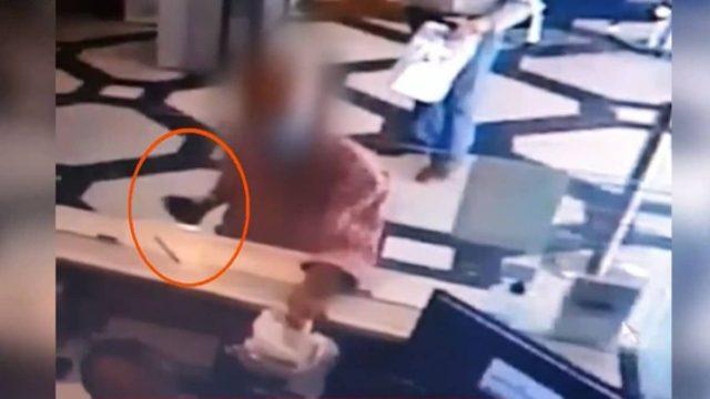 Ψεύτικη η χειροβομβίδα που κρατούσε ο 53χρονος συνταγματάρχης στην Αργυρούπολη – Βίντεο ντοκουμέντο από ληστεία του στη Νέα Σμύρνη