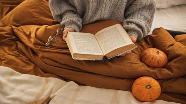 5 + 1 βιβλία για να κάνετε δώρο στους αγαπημένους σας τις γιορτές