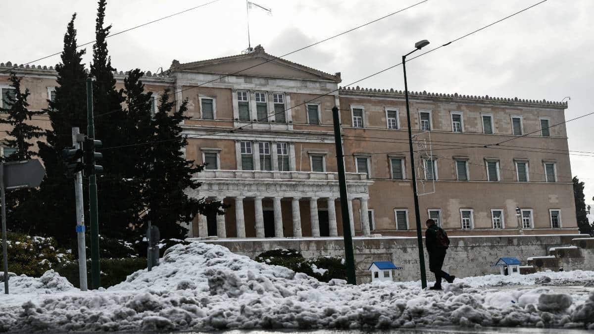 Μας «πάγωσαν» τα Μερομήνια – Καταφθάνουν τα πρώτα χιόνια στην Αθήνα