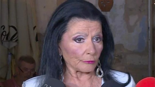 Ζωζώ Σαπουντζάκη: Τόλμησαν να τη ρωτήσουν για την ηλικία της και η απάντησή της ήταν όλα τα…λεφτά