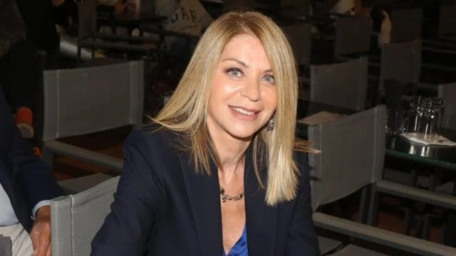 Ολόγυμνη η Έλλη Στάη: Η αποκαλυπτική φωτογραφία που δεν περιμέναμε και άναψε…φωτιές