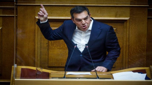 «Πυρά» από Αλέξη Τσίπρα: «Δεν είναι καθόλου βλαξ – Είναι όμως ένοχος» (Video)