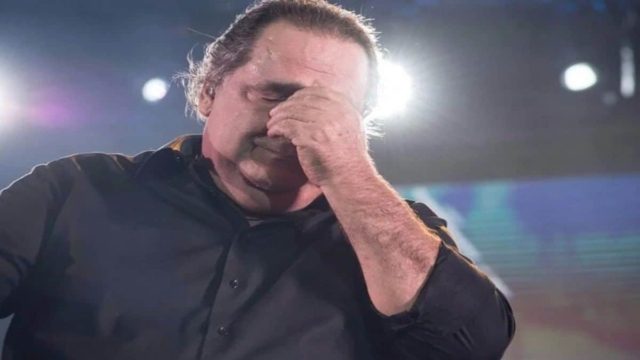 “Κατέρρευσε” ο Βασίλης Καρράς – “Να είναι καλά εκεί που είναι…”