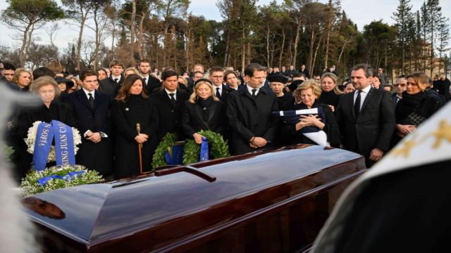Τέως βασιλιάς Κωνσταντίνος: Τι έγινε στο Τατόι όταν έκλεισαν οι κάμερες – Η στιγμή της ταφής