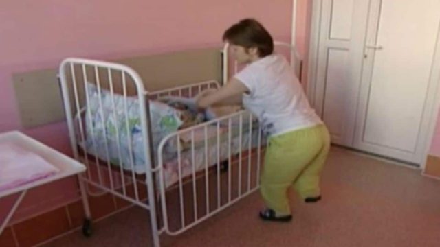 Ανάπηρη μητέρα γέννησε ένα υγιέστατο μωράκι – Αυτό που της ανακοίνωσαν όμως οι γιατροί την έκανε να παγώσει (Video)