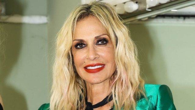 Κόλαφος η Άννα Βίσση: «Αν η κόρη μου ήταν gay θα της έλεγα…»