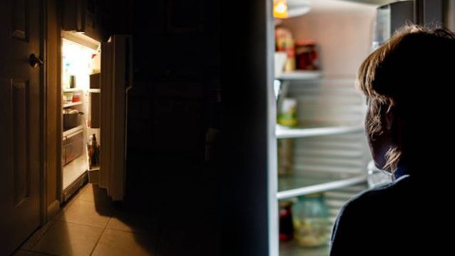 Άνοιξε το ψυγείο για πρώτη φορά μετά από τρία χρόνια και “πάγωσε” με αυτό που είδε – Ο απόλυτος τρόμος