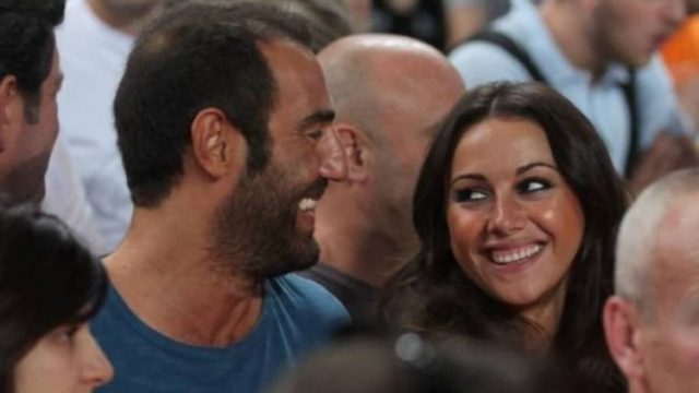 Τυχερός ο Αντώνης Κανάκης: Ποια είναι η κατά 20 χρόνια μικρότερη σύντροφος του παρουσιαστή