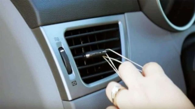 Πήρε ένα λαστιχάκι και το τύλιξε στο αυτοκίνητο – Όταν δείτε τον λόγο θα το κάνετε κι εσείς (Video)