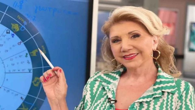 “Πετσόκομα” από την Λίτσα Πατέρα – “Καμπανάκι” για Κριούς, Τοξότες και 2 ακόμα ζώδια