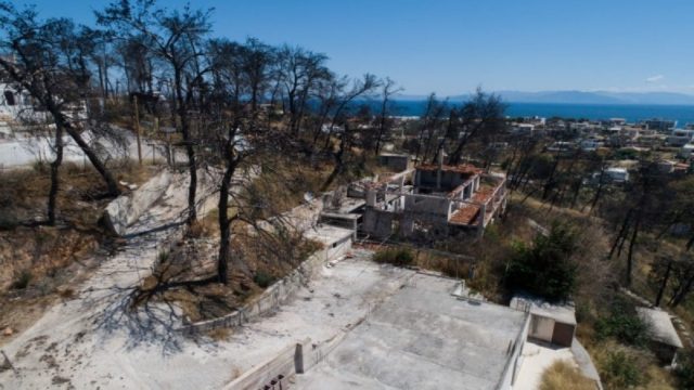 Πυρκαγιά στο Μάτι: «Νόμιζα ότι με χτύπησε ξύλο αλλά ήταν πτώμα» – Μάρτυρες της τραγωδίας περιγράφουν την «κόλαση» που έζησαν (Video)