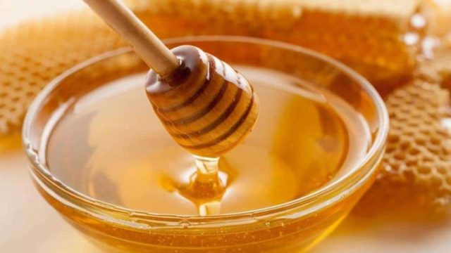 Μια κουταλιά μέλι πριν τον ύπνο και θα σωθείτε από ένα ενοχλητικό πρόβλημα