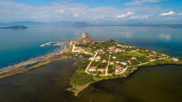 Η ελληνική “Πολυνησία” 3 ώρες από την Αθήνα και ο μαγικός κόλπος που πας με το αυτοκίνητο
