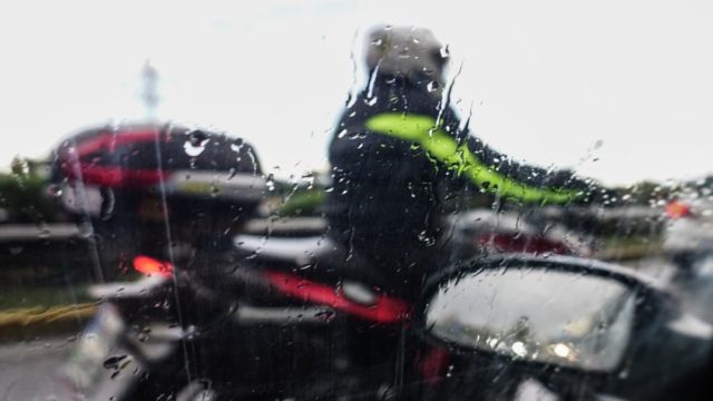 Νέο έκτακτο δελτίο καιρού από την ΕΜΥ: Πού αναμένονται καταιγίδες και χιόνια – Έντονα φαινόμενα στη χώρα τις επόμενες ώρες