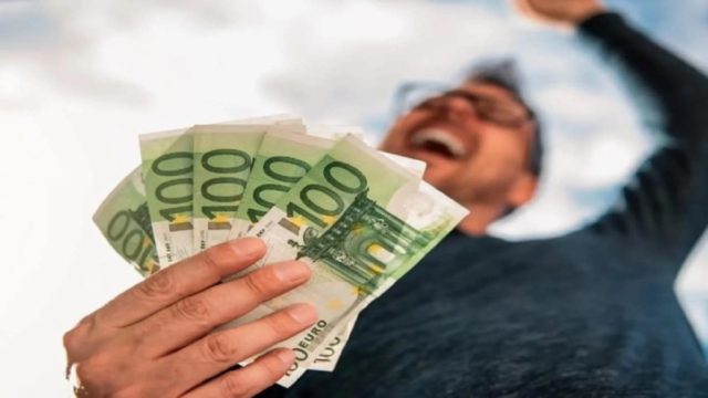 Σπεύσατε στο Taxisnet – Επίδομα 630 ευρώ με χιλιάδες δικαιούχους