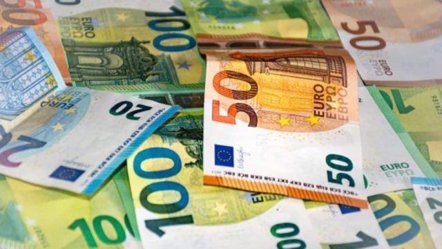 «Μπόνους» 300 ευρώ επίδομα για άνεργους – Ποιες οι προϋποθέσεις
