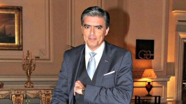Είναι πανέμορφη και απόλυτα επιτυχημένη όπως η Στεφανίδου: Αυτή είναι η άγνωστη αδελφή του Νίκου Ευαγγελάτου – Τι δουλειά κάνει