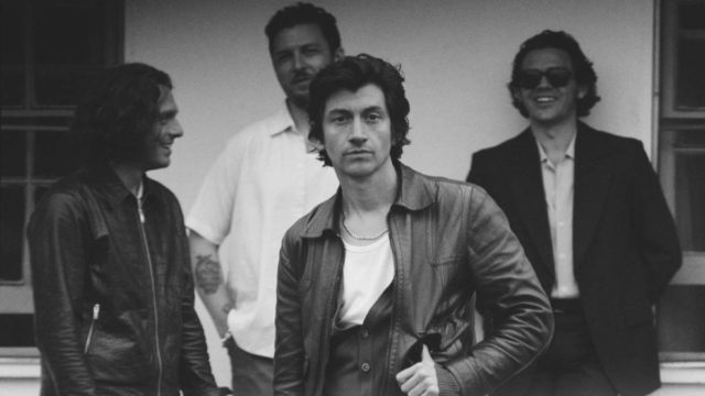 Όσο προλαβαίνετε! Νέα ημερομηνία για τους Arctic Monkeys – Η προπώληση μόλις ξεκίνησε