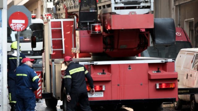 Φωτιά σε φορτηγό κοντά στη Μαλακάσα – Καθυστερήσεις στην κυκλοφορία