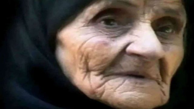 «Γιαγιά… έρχεται μεγάλη φτώχεια, τα λεφτά θα εξευτελιστούν και…» – Προφητεία σοκ της Γερόντισσας Λαμπρινής!