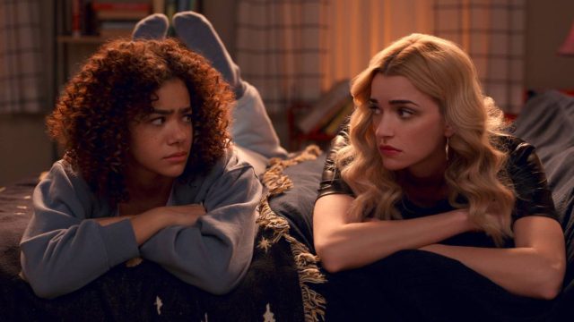 «Ginny and Georgia»: Η σειρά του Netflix, που μπήκε στα Top 10 σε 84 χώρες