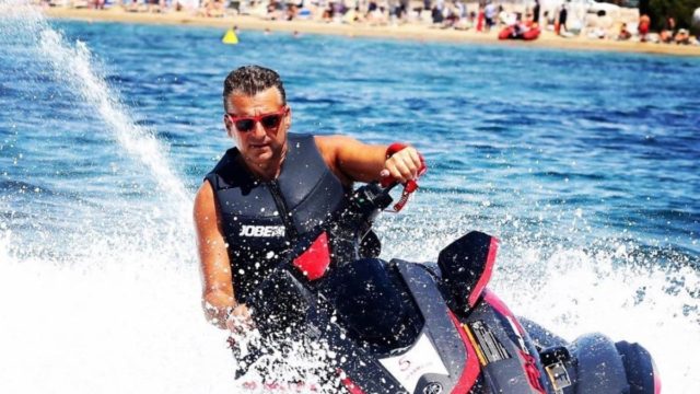 Πισίνα και απέραντη θέα: Αυτό είναι το χλιδάτο εξοχικό του Γιώργου Λιάγκα στην Τήνο (photos)