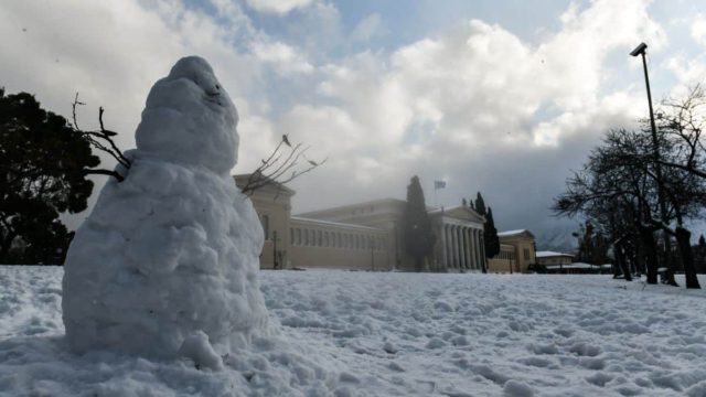 Τα Μερομήνια μίλησαν: Δραματική αλλαγή του καιρού – Χιόνια στην Αθήνα μέσα στον Ιανουάριο!