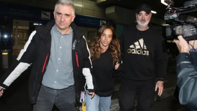 Survivor All Star: Επέστρεψε στην Ελλάδα η Καρολίνα Καλύβα – Τα πρώτα πλάνα από το αεροδρόμιο (Video)