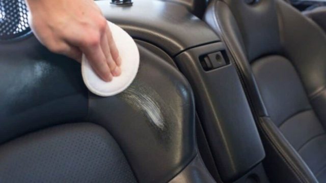 Έτριψε με baby oil τα καθίσματα του αυτοκινήτου – Με το αποτέλεσμα θα ενθουσιαστείτε!