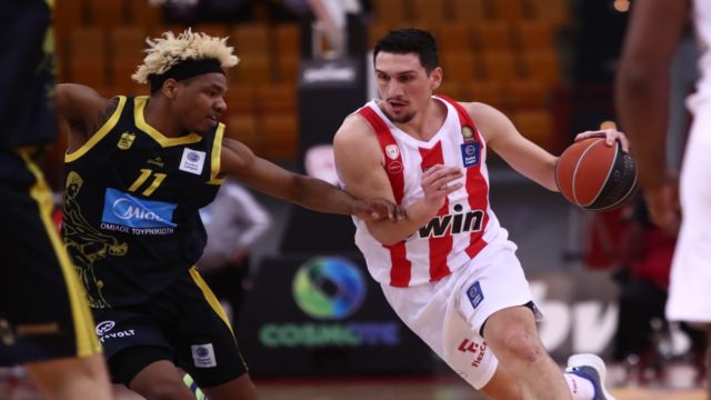 Basket League: Σούπερ Λαρεντζάκης κόντρα στον μαχητικό Άρη – Οδήγησε τον Ολυμπιακό σε «σβηστή» νίκη (video)