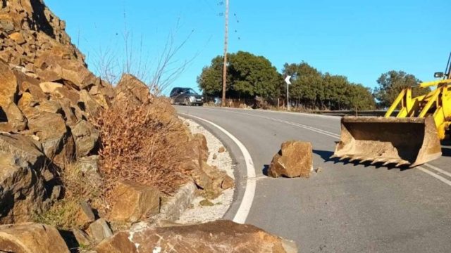 Σεισμός στη Λέσβο: Ζημιές σε δρόμους-σπίτια και ανησυχία για τους σεισμολόγους – «Έχει βεβαρημένο παρελθόν η περιοχή, είμαστε σε επιφυλακή…»
