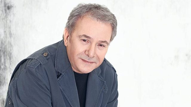 Συναυλία του Μανώλη Μητσιά στο Ολύμπια Δημοτικό Μουσικό Θέατρο «Μαρία Κάλλας»