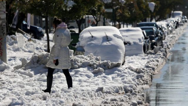 «Κόκκινος» συναγερμός για τον καιρό από τα Μερομήνια: «Μέχρι να φτάσουμε στην Καθαρά Δευτέρα θα μας έχουν επισκεφθεί…»