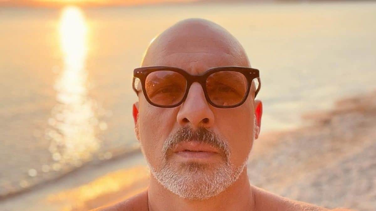 Σούσουρο στη showbiz με τον Νίκο Μουτσινά: Στην φόρα η σχέση του με πασίγνωστο Έλληνα τραγουδιστή