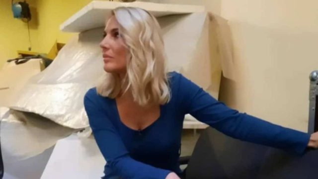 Στο χειρουργείο η Ντόρα Κουτροκόη – Tο μήνυμά της μέσα από το νοσοκομείο