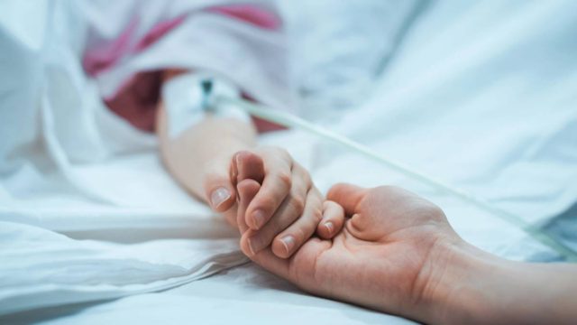 «Καμπανάκι» από ΠΟΥ: Ραγδαία εξάπλωση της οστρακιάς στην Ευρώπη – Πώς μεταδίδεται και τι συμπτώματα προκαλεί