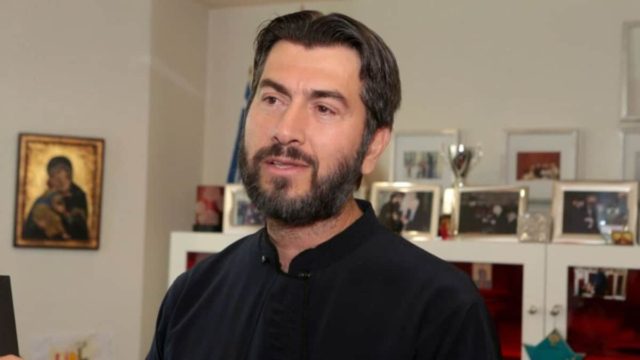 Ξεσπά ο πατέρας Αντώνιος: «Είμαι σε άθλια κατάσταση, δεν εισπράττω τον μισθό μου – Δεν έχουμε να φάμε…»