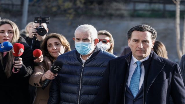 Πέτρος Φιλιππίδης: «Έχω κατηγορηθεί για πράγματα που πάντα σιχαινόμουν! «Γεννήθηκα σε περιοχή με μπ@*ρδ@λ@ – Η ζωή μου καταστράφηκε» – “Έλυσε” τη σιωπή του ο ηθοποιός