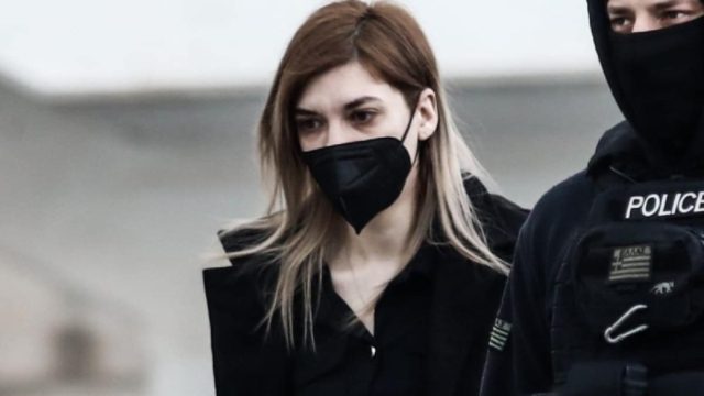 Νεκρά παιδιά στην Πάτρα: Έβαλα τα κλάματα η Ρούλα Πισπιρίγκου! Χαμός στο δικαστήριο με τη δίκη της 34χρονης (Video)