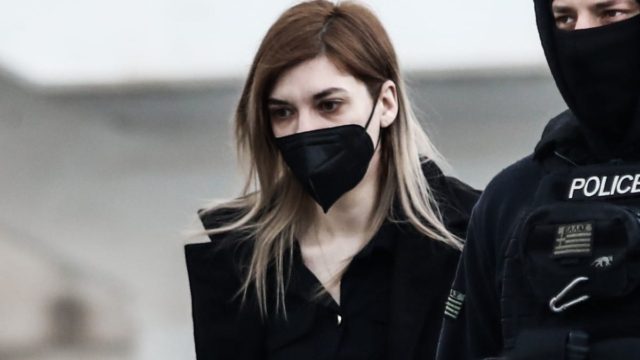 Ρούλα Πισπιρίγκου: Προφυλακιστέα για τους θανάτους Μαλένας και Ίριδας – Ξέσπασε σε κλάματα όταν άκουσε την απόφαση