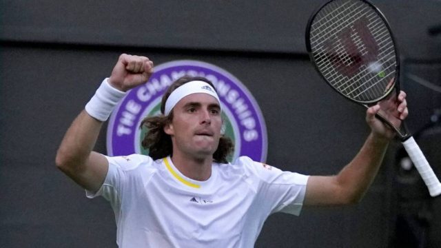Australian Open: Πρόκριση-θρίλερ του Τσιτσιπά στα προημιτελικά