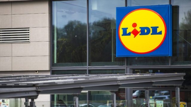 «Τούμπα» όλα στα Lidl – Έκτακτες αλλαγές στα ράφια των σούπερ μάρκετ