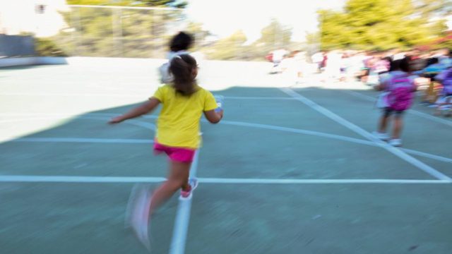 Τρόμος από «αδέσποτες» σφαίρες σε σχολεία της Δυτικής Αττικής – «Περιμένουμε το επόμενο τραγικό περιστατικό»