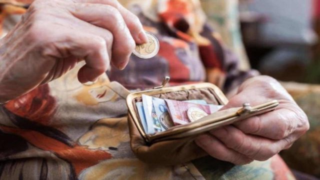 Συντάξεις: «Έσκασε» έκπληξη ενόψει ΑΤΜ – Ποιοι θα δουν διπλή αύξηση σε 10 ημέρες